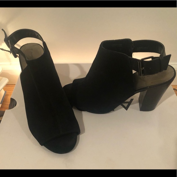 Open Toed High Heels. - Picture 2 of 3